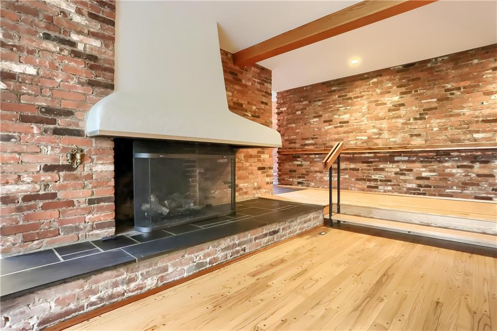 224 Gentry Road Coraopolis, PA 15108 - Photo 5 of 25 Gallery Image 5