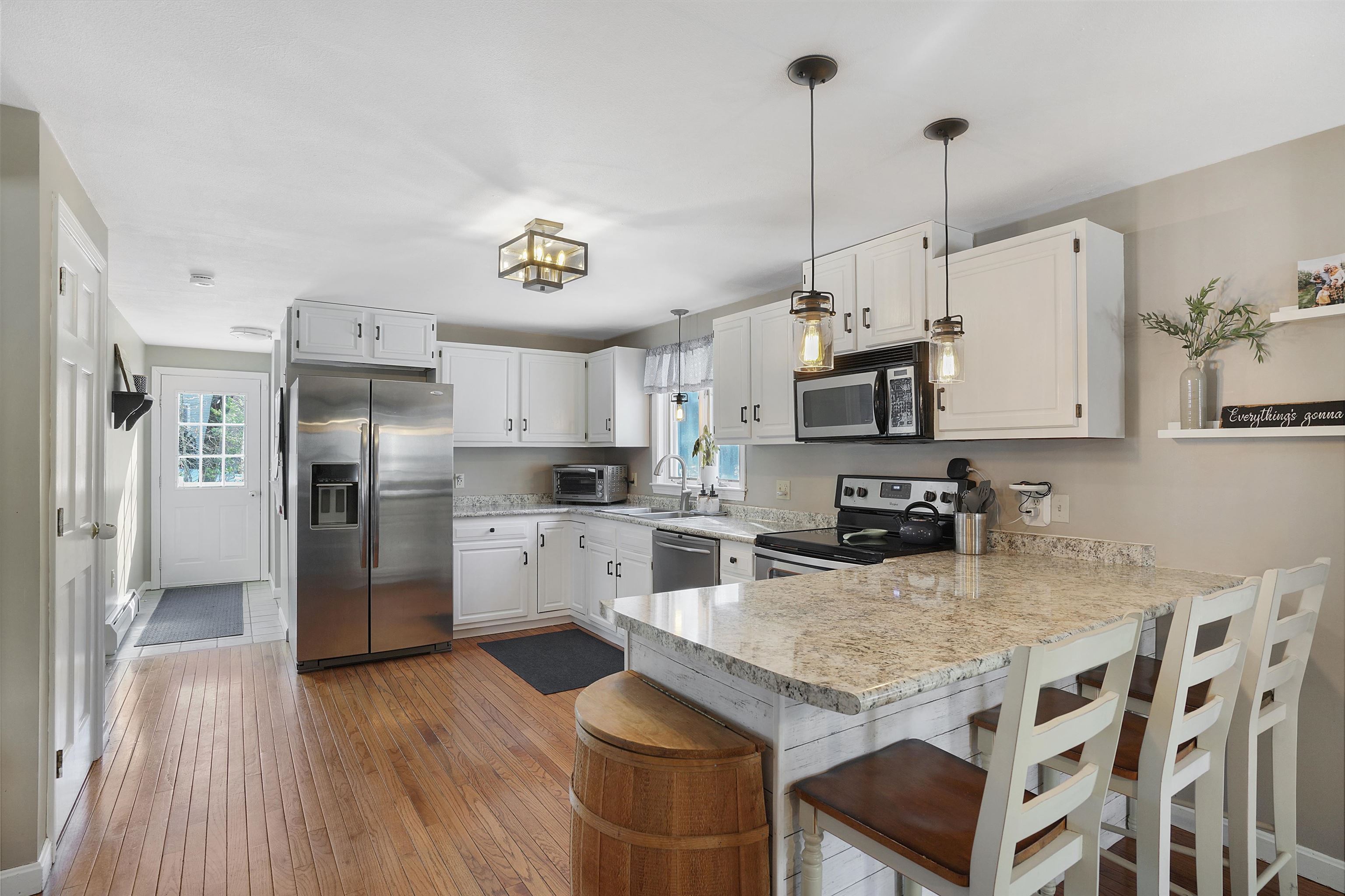 23 Montgomery Farm Road Derry, NH 03038 - Photo 12 of 40