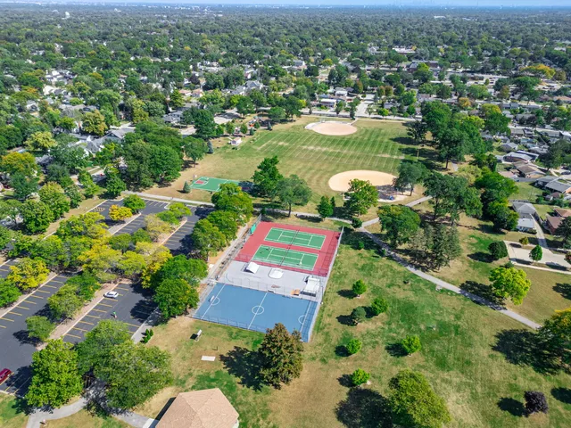 $375,000 | 616 South Ahrens Avenue, Lombard, IL 60148