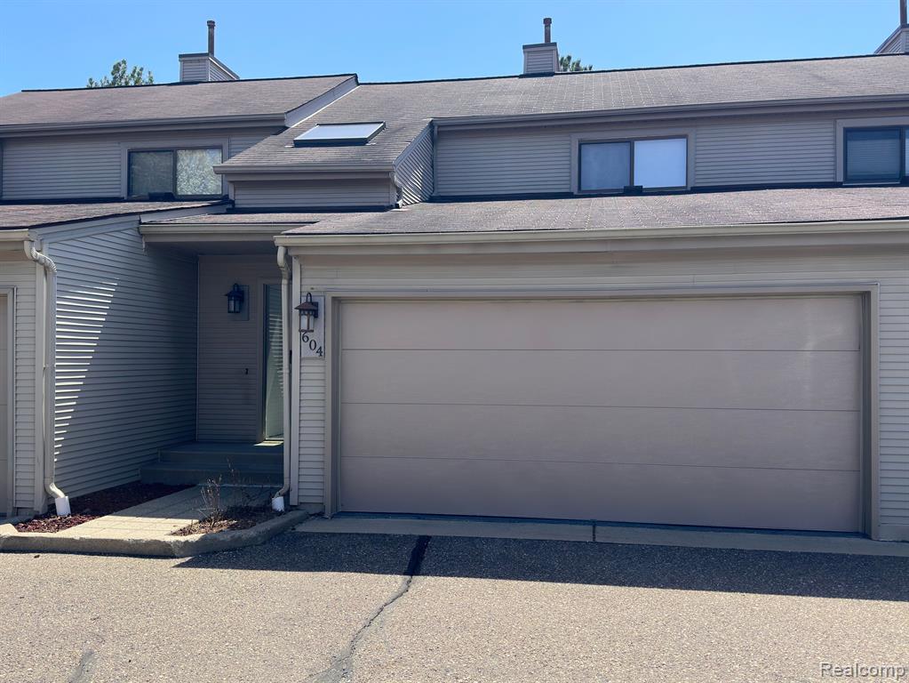 604 Cheshire Court Rochester, MI 48307 - Photo 1 of 38