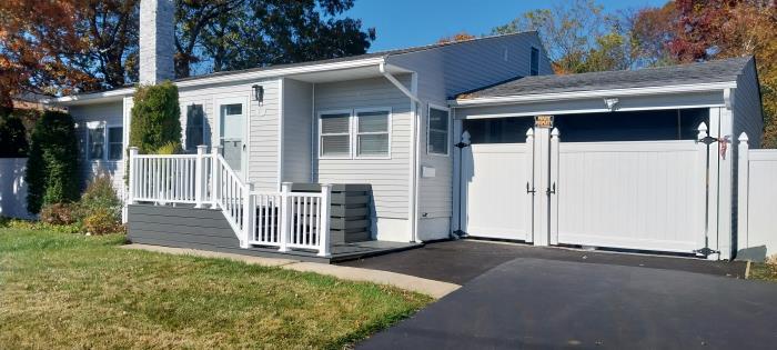 47 Weeks Road North Babylon, NY 11703 - Photo 3 of 40