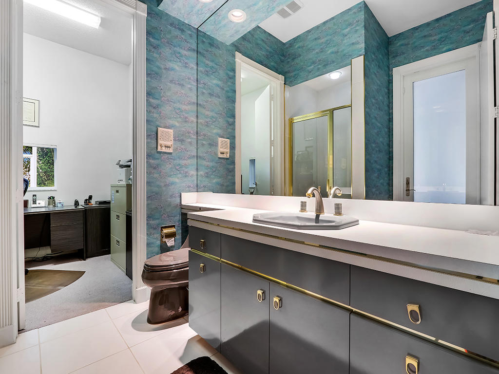 5808 Waterford Boca Raton, FL 33496 - Photo 21 of 36 Cabana Bath Connected to Master Bed
