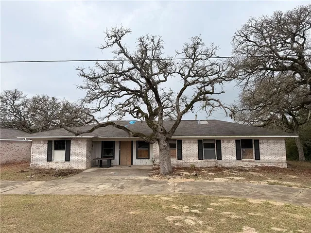 $101,600 | 245 Golfview Drive, Normangee, TX 77871