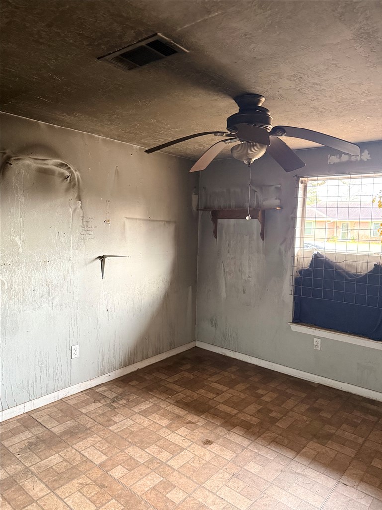 245 Golfview Drive Normangee, TX 77871 - Photo 5 of 12