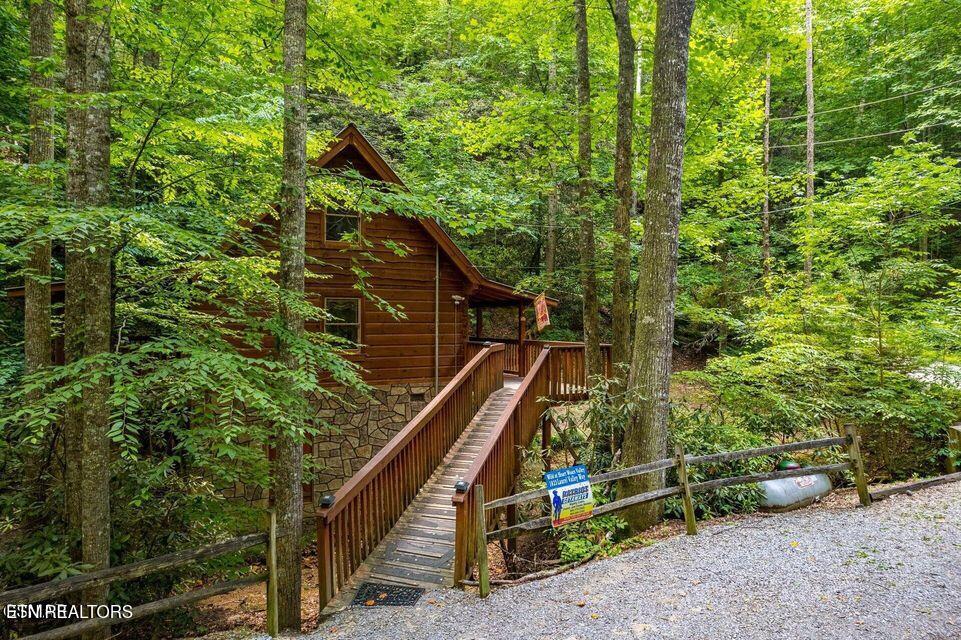 1823 Laurel Valley Way Sevierville, TN 37862 - Photo 2 of 24 02