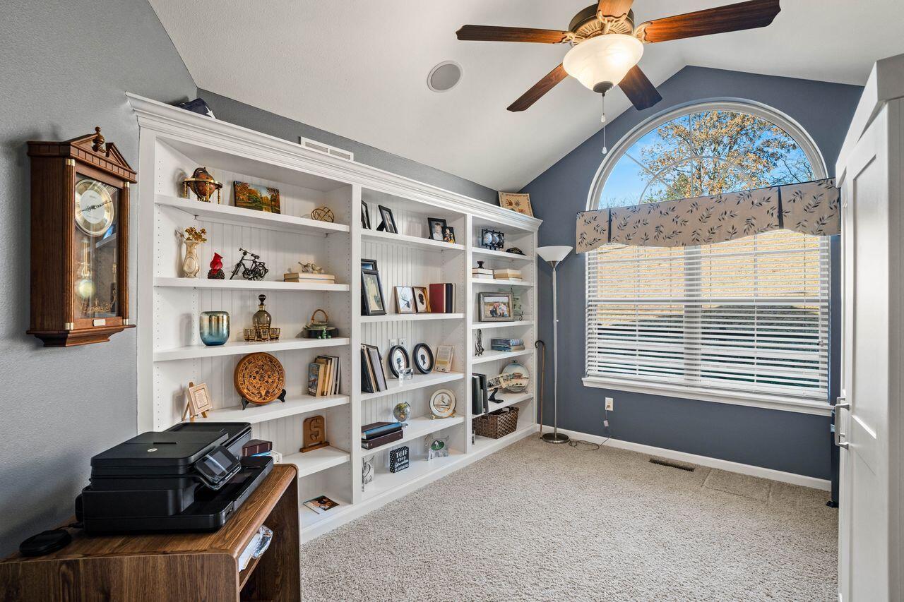 15270 Huff Way Brookfield, WI 53005 - Photo 12 of 24 Office