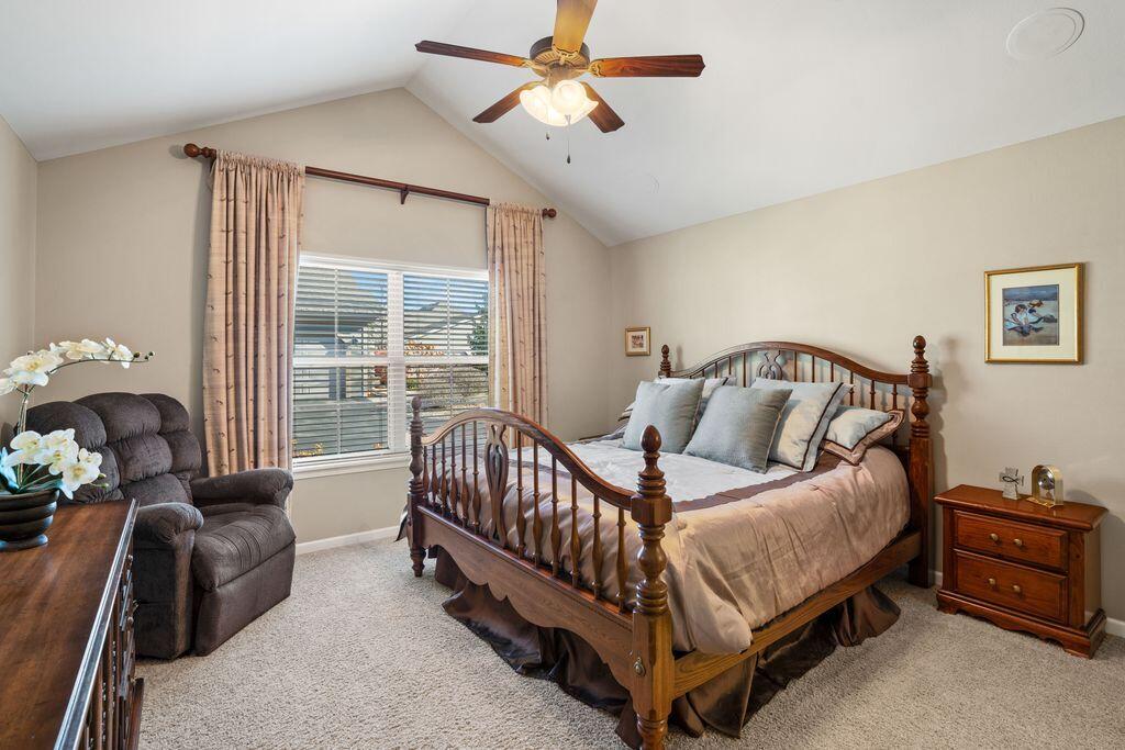 15270 Huff Way Brookfield, WI 53005 - Photo 13 of 24 Primary En Suite