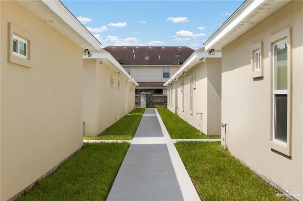 $1,200 | 1601 Hyatt Avenue, Unit 16, Pharr, TX 78577