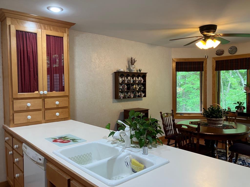 4646 Ridge Crest Road, Unit 2 Sturgeon Bay, WI 54235 - Photo 8 of 38 Gallery Image 8