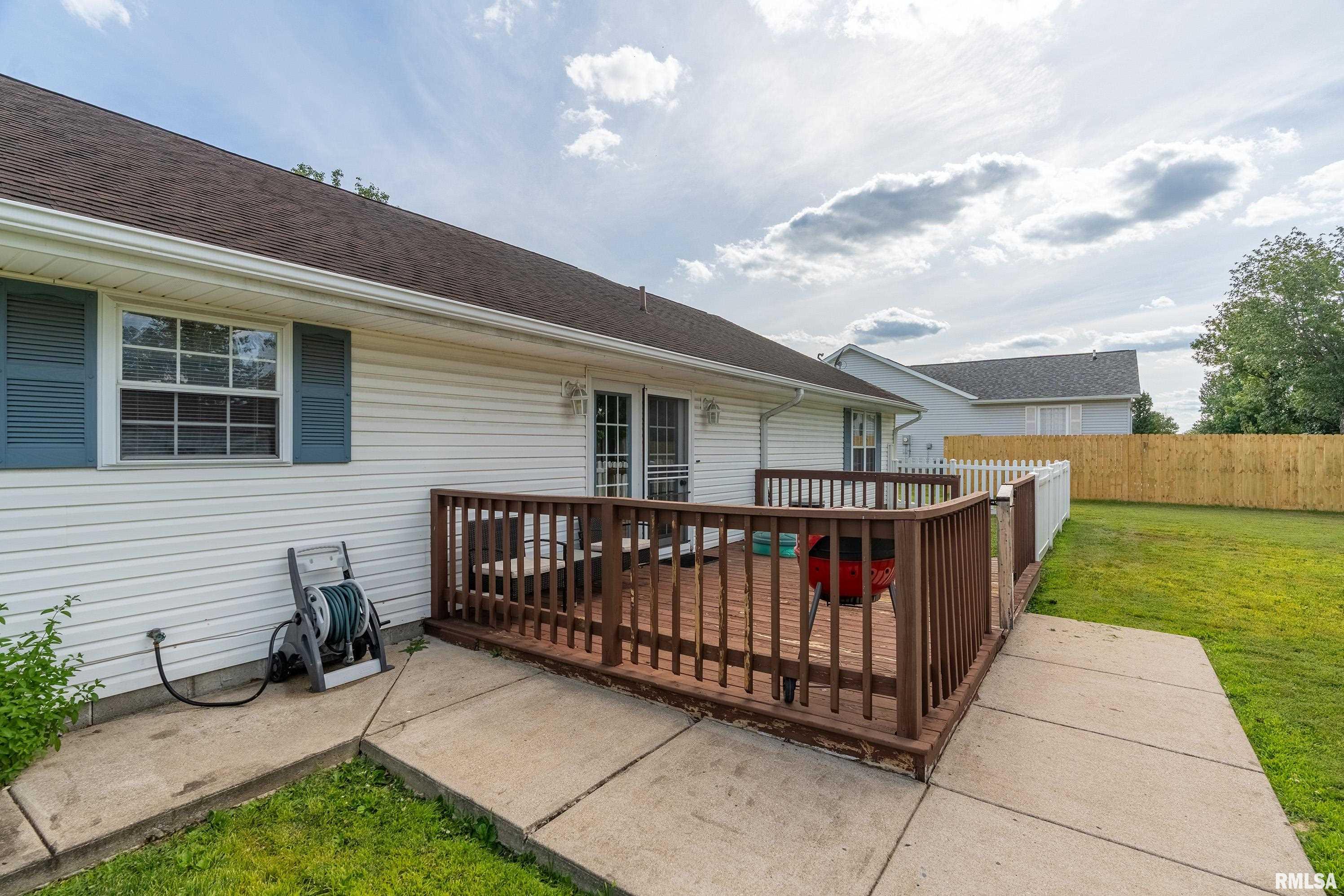 307 Evergreen Trail Herrin, IL 62948 - Photo 23 of 33
