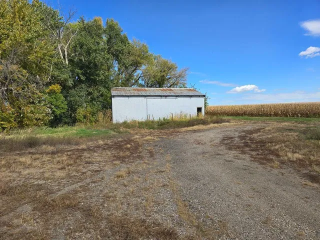 $69,900 | 14680 Highway 257, Hanska, MN 56041