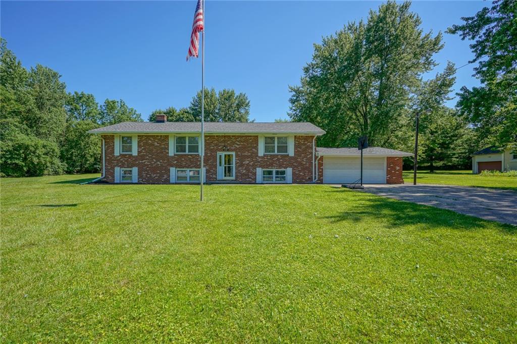 2737 East Thompson Road Indianapolis, IN 46227 - Photo 1 of 42 Gallery Image 1