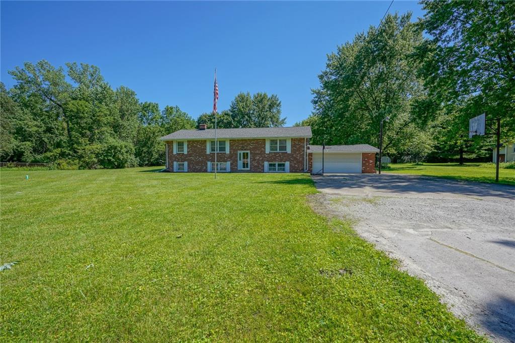 2737 East Thompson Road Indianapolis, IN 46227 - Photo 2 of 42 Gallery Image 2