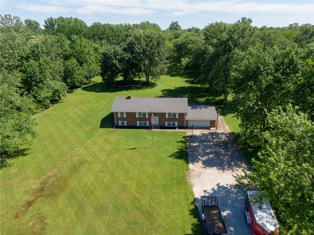 2737 East Thompson Road Indianapolis, IN 46227 - Photo 5 of 42 Gallery Image 5