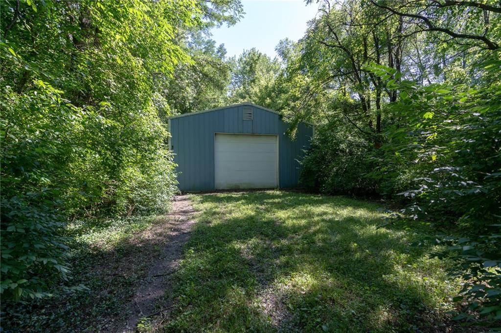 2737 East Thompson Road Indianapolis, IN 46227 - Photo 10 of 42 Gallery Image 10