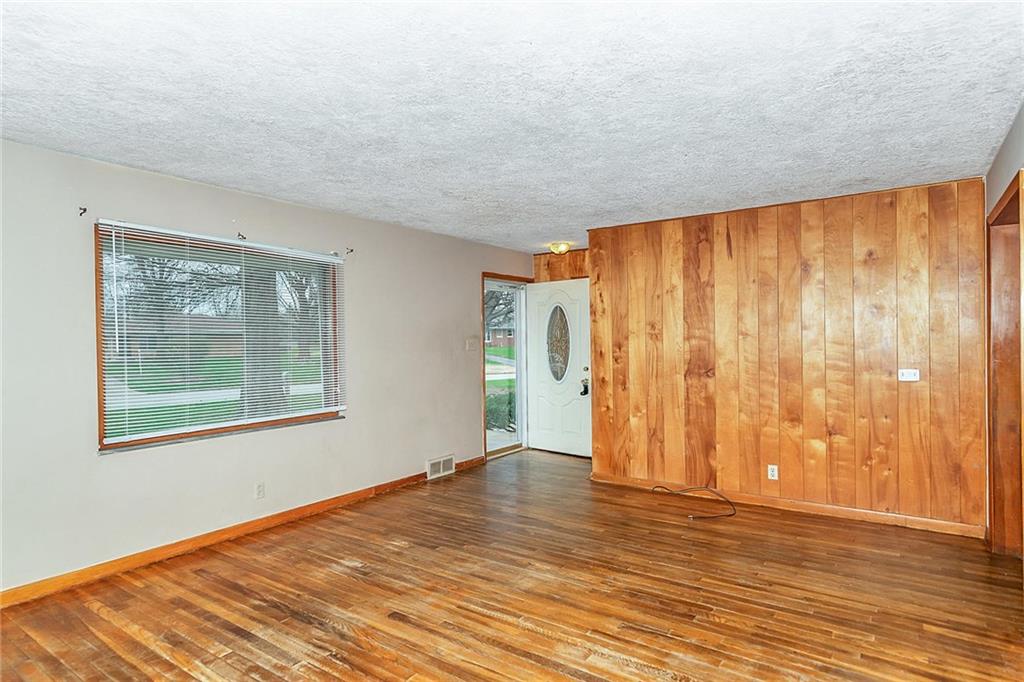 121 Heiny Road Indianapolis, IN 46217 - Photo 2 of 31 Gallery Image 2