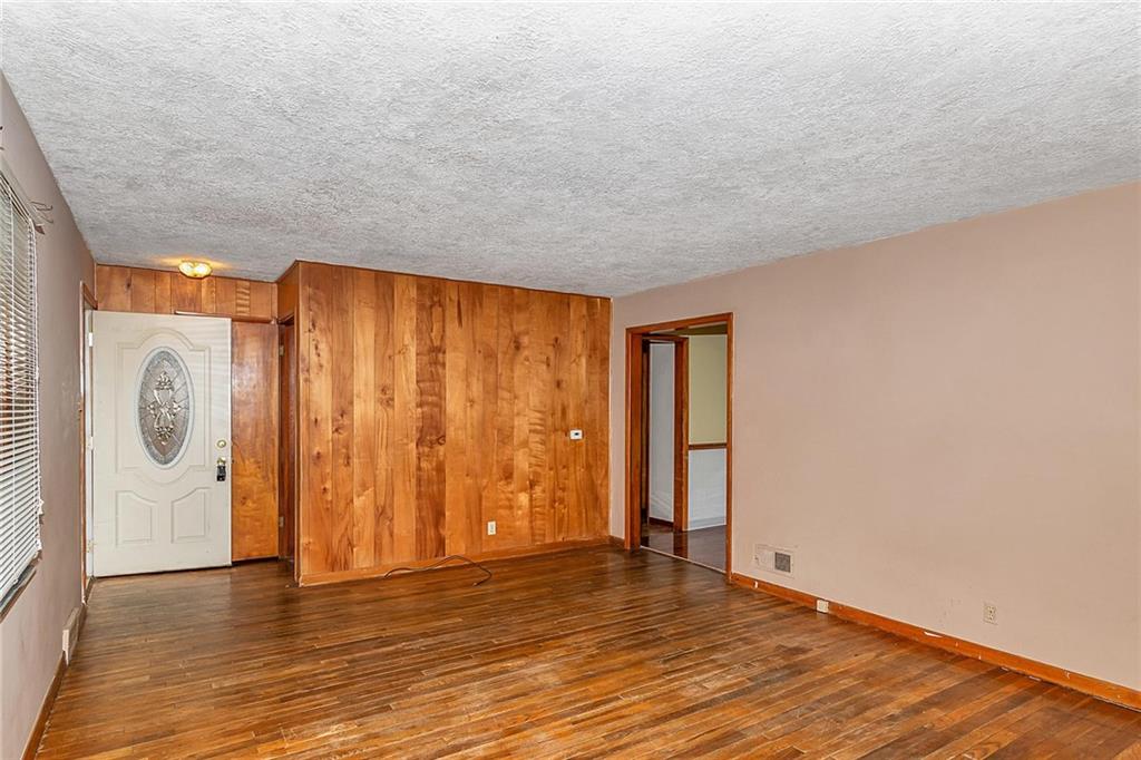 121 Heiny Road Indianapolis, IN 46217 - Photo 3 of 31 Gallery Image 3