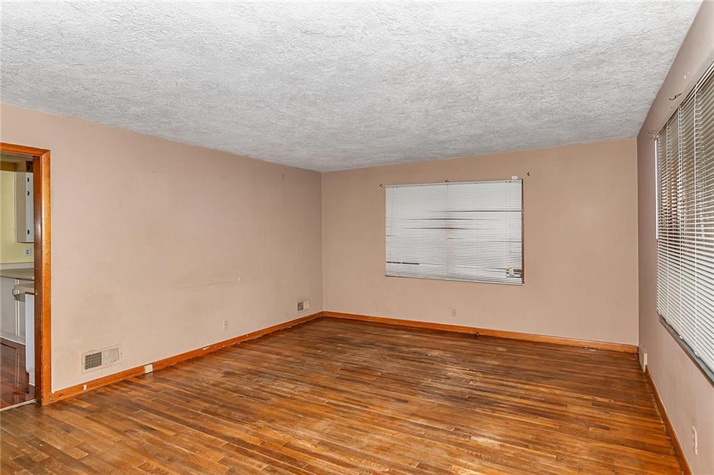 121 Heiny Road Indianapolis, IN 46217 - Photo 4 of 31 Gallery Image 4