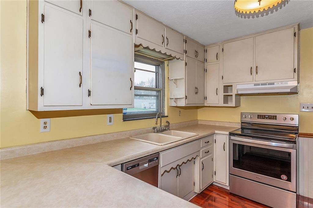 121 Heiny Road Indianapolis, IN 46217 - Photo 6 of 31 Gallery Image 6