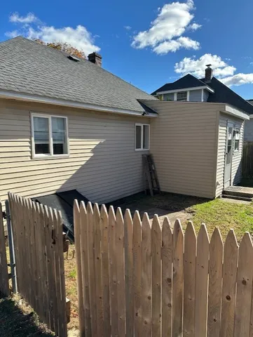 $2,500 | 11 Ocean Avenue, Warwick, RI 02889