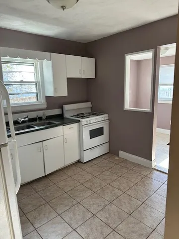 $2,500 | 11 Ocean Avenue, Warwick, RI 02889