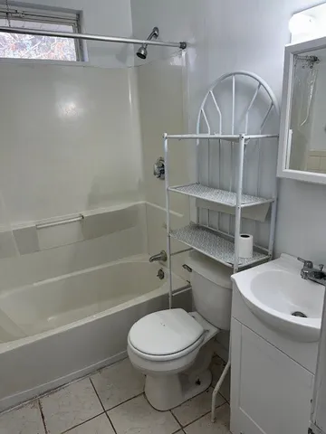 $2,500 | 11 Ocean Avenue, Warwick, RI 02889