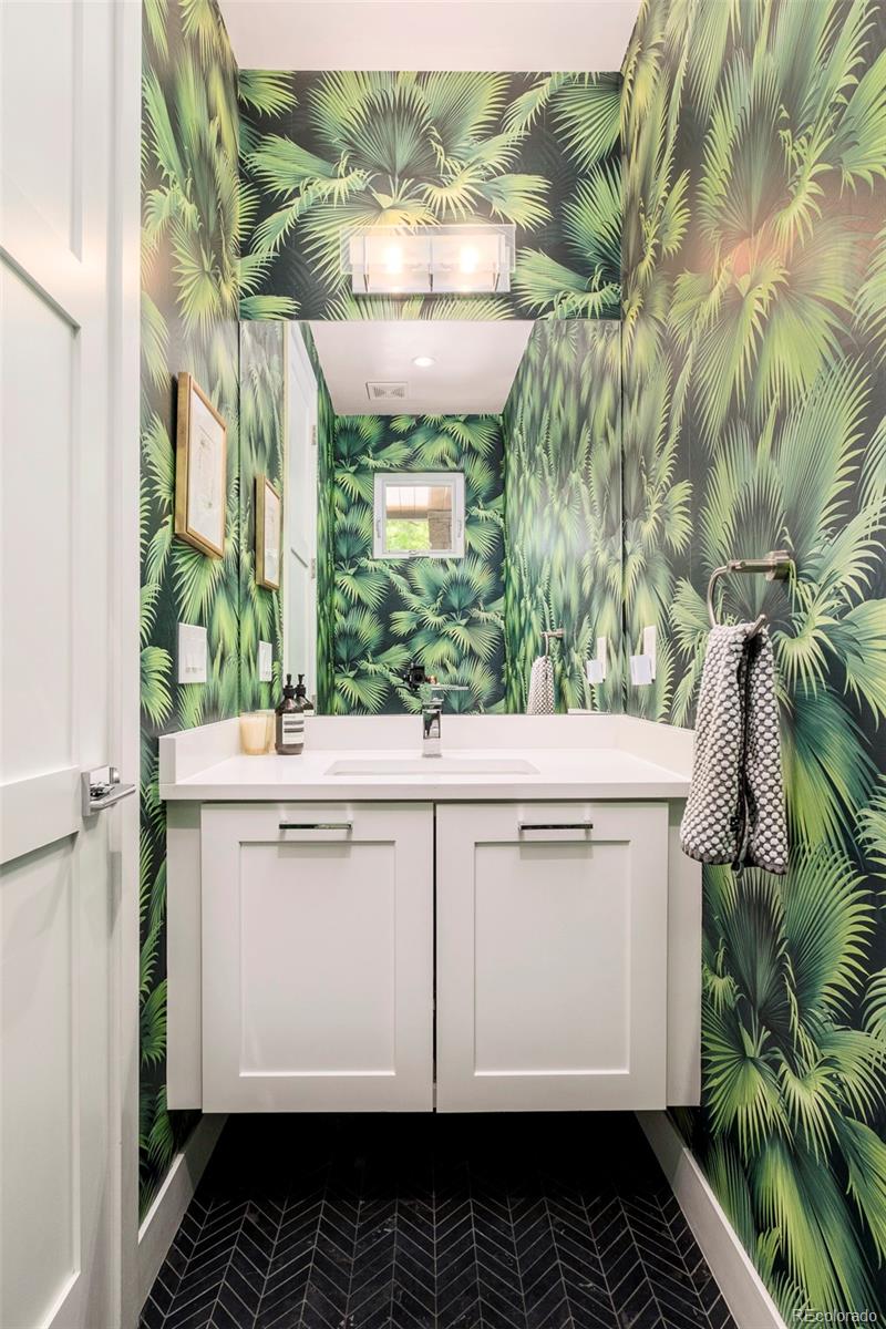 3957 Utica Street, Unit RR Denver, CO 80212 - Photo 14 of 48 a view of balcony with yard