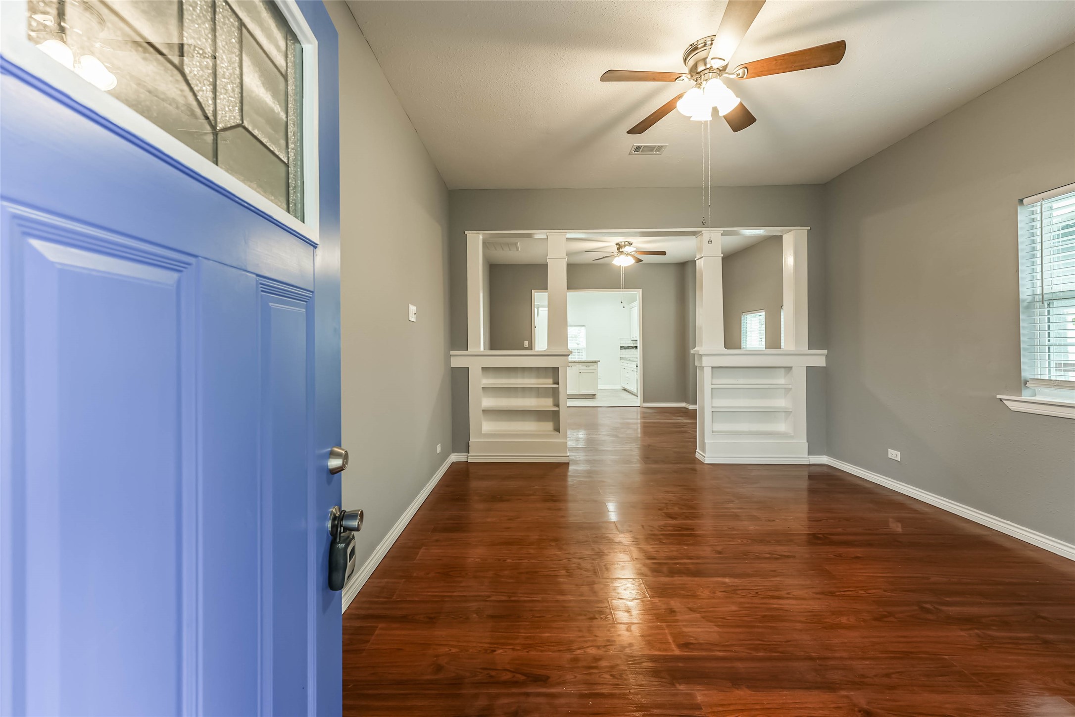 212 Clifton Street Houston, TX 77011 - Photo 2 of 12