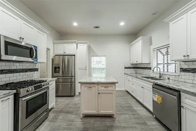 $2,200 | 212 Clifton Street, Houston, TX 77011