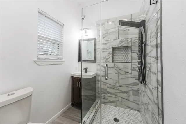 $2,200 | 212 Clifton Street, Houston, TX 77011