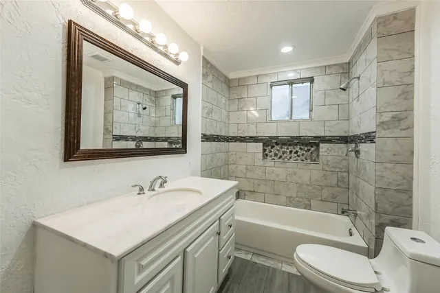 $2,200 | 212 Clifton Street, Houston, TX 77011