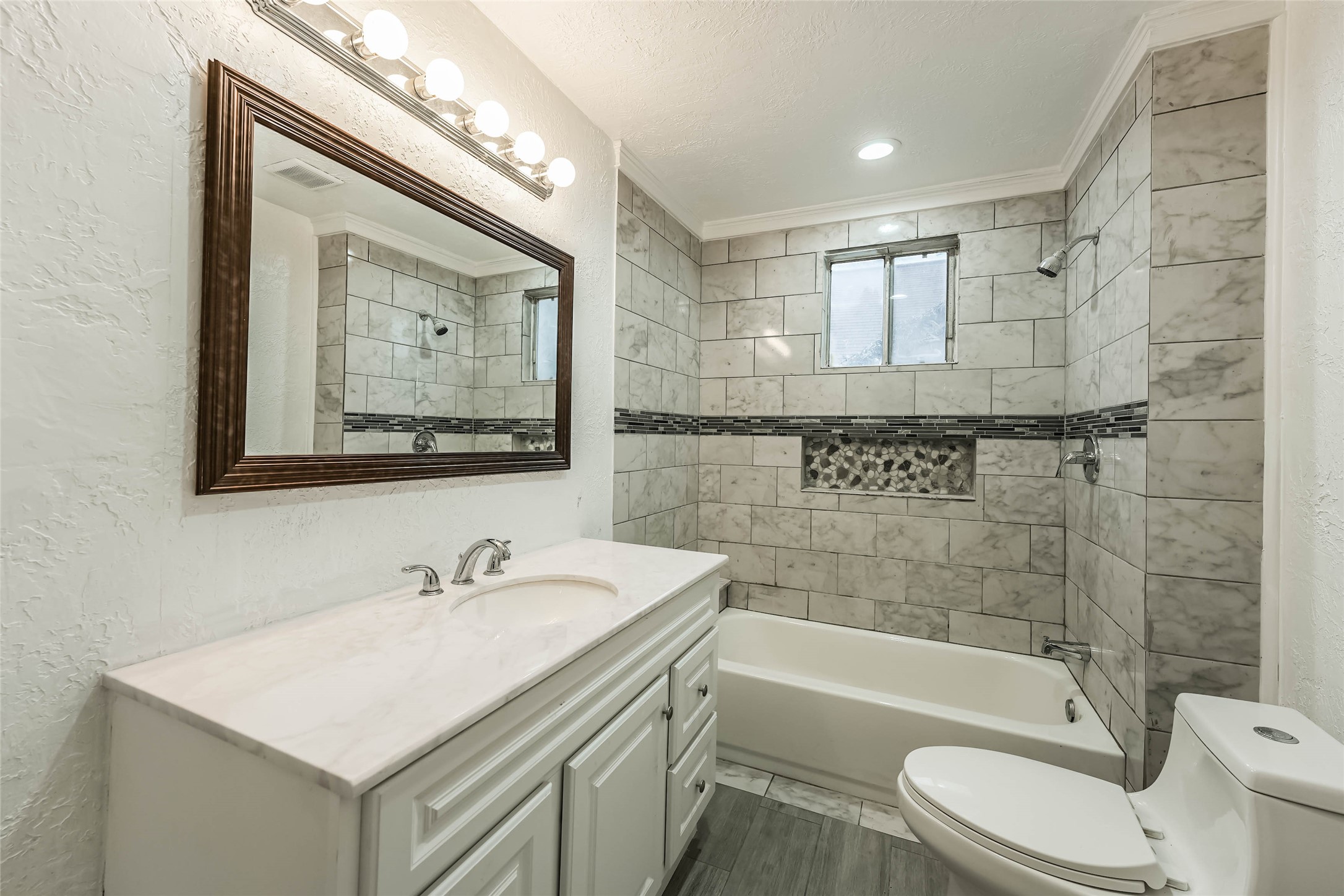 212 Clifton Street Houston, TX 77011 - Photo 10 of 12