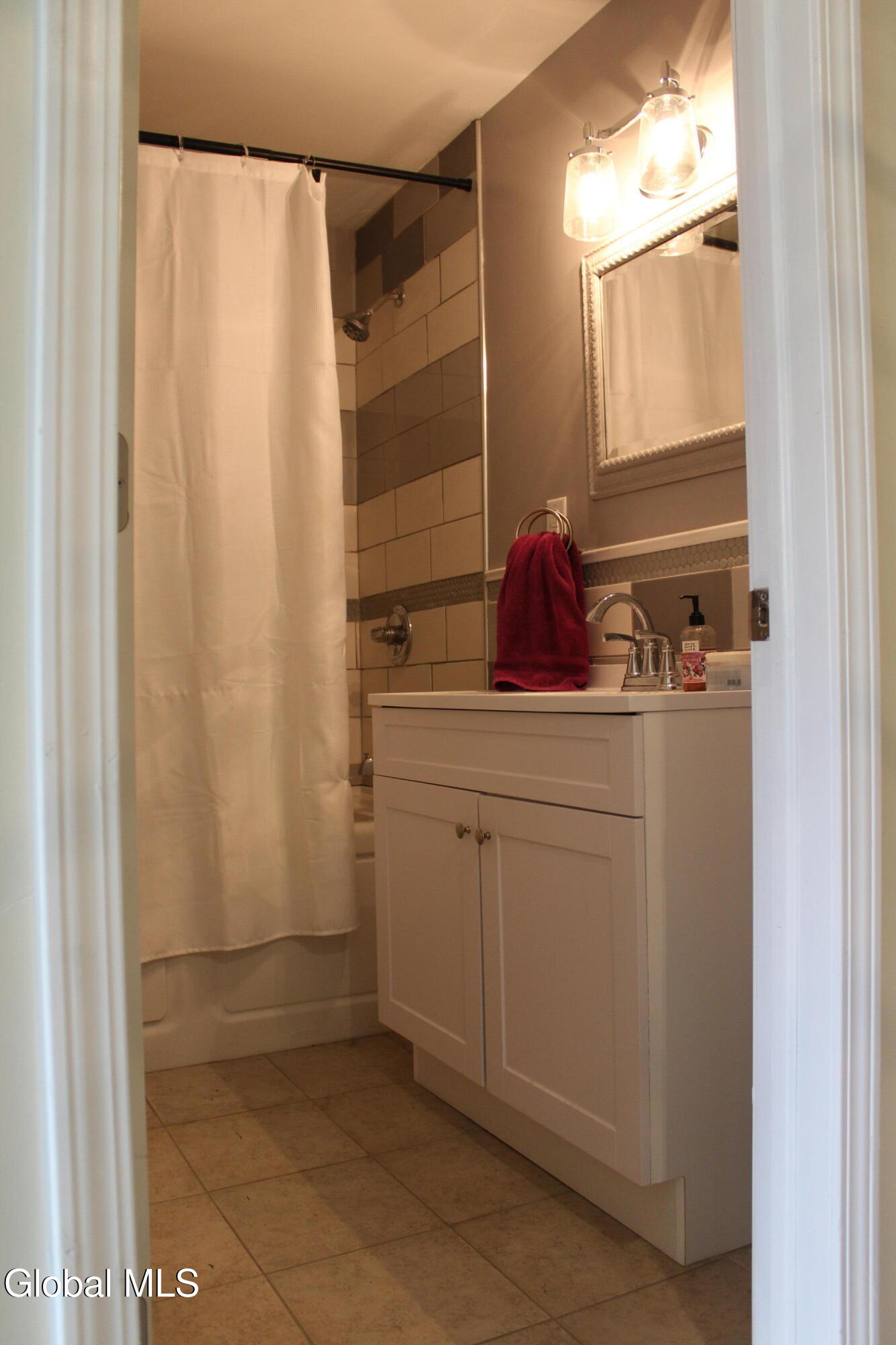 1024 Thompson Road Salisbury, NY 13329 - Photo 14 of 43 Bath