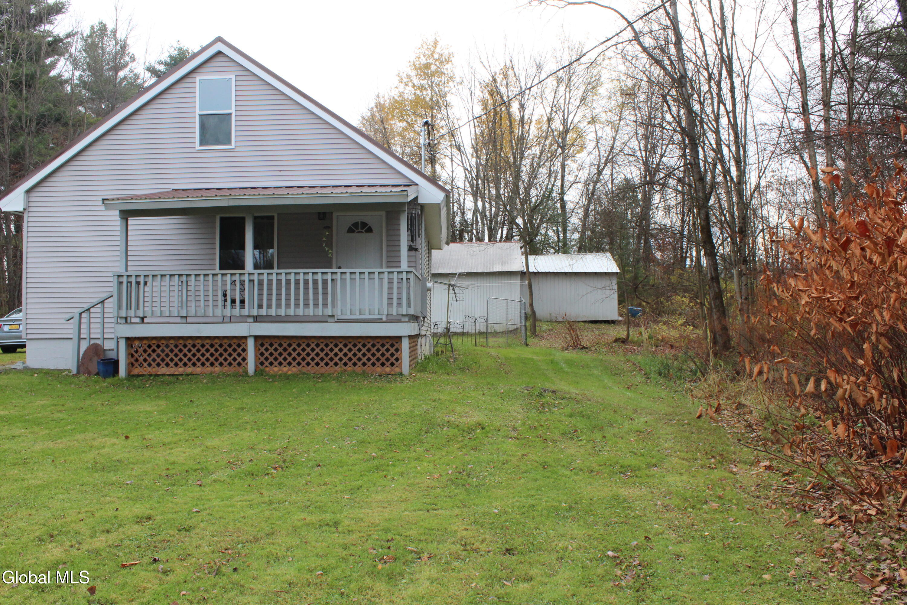 1024 Thompson Road Salisbury, NY 13329 - Photo 38 of 43 SIde front yard