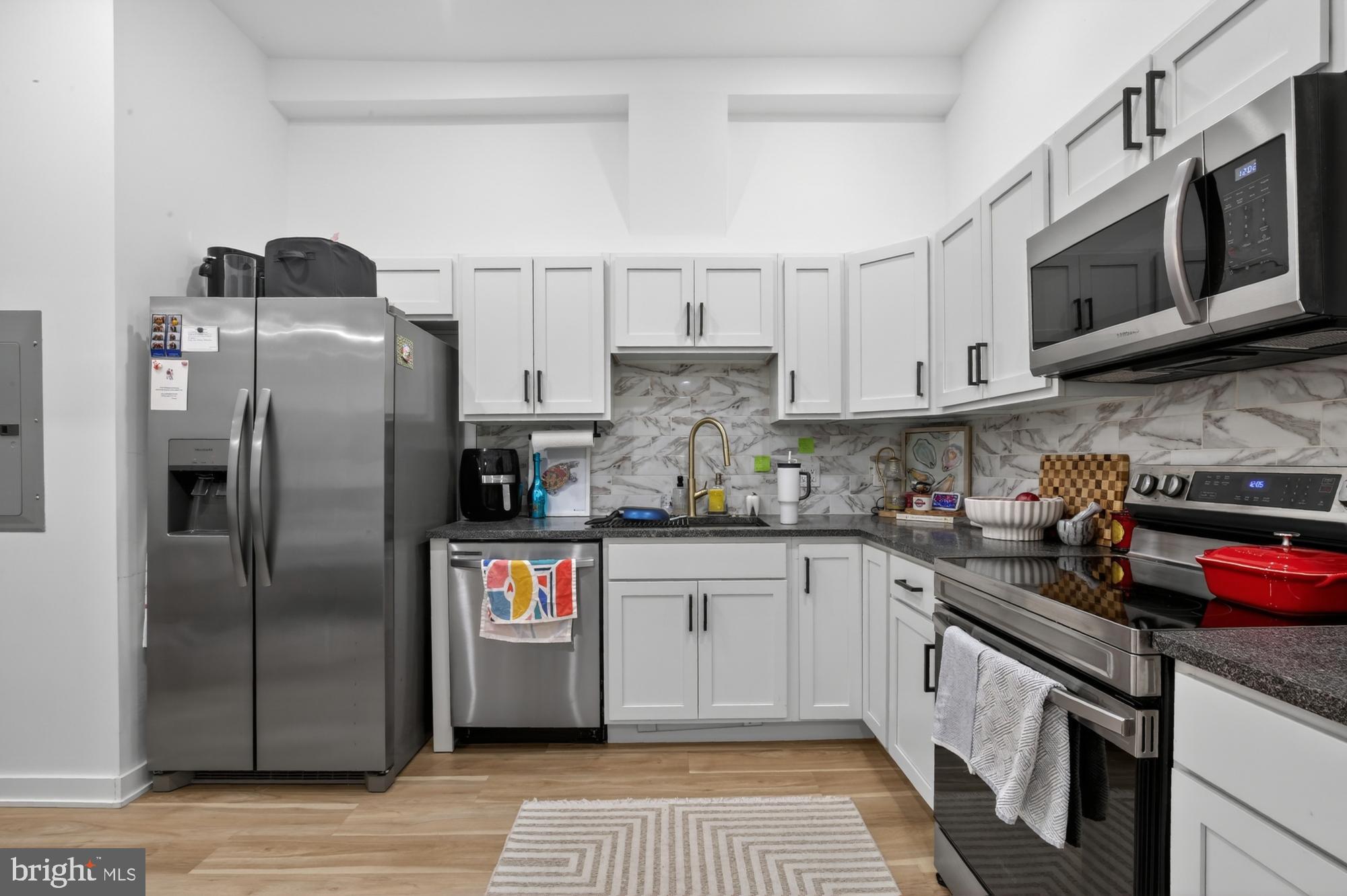 1415 Locust Street, Unit 502 Philadelphia, PA 19102 - Photo 11 of 18