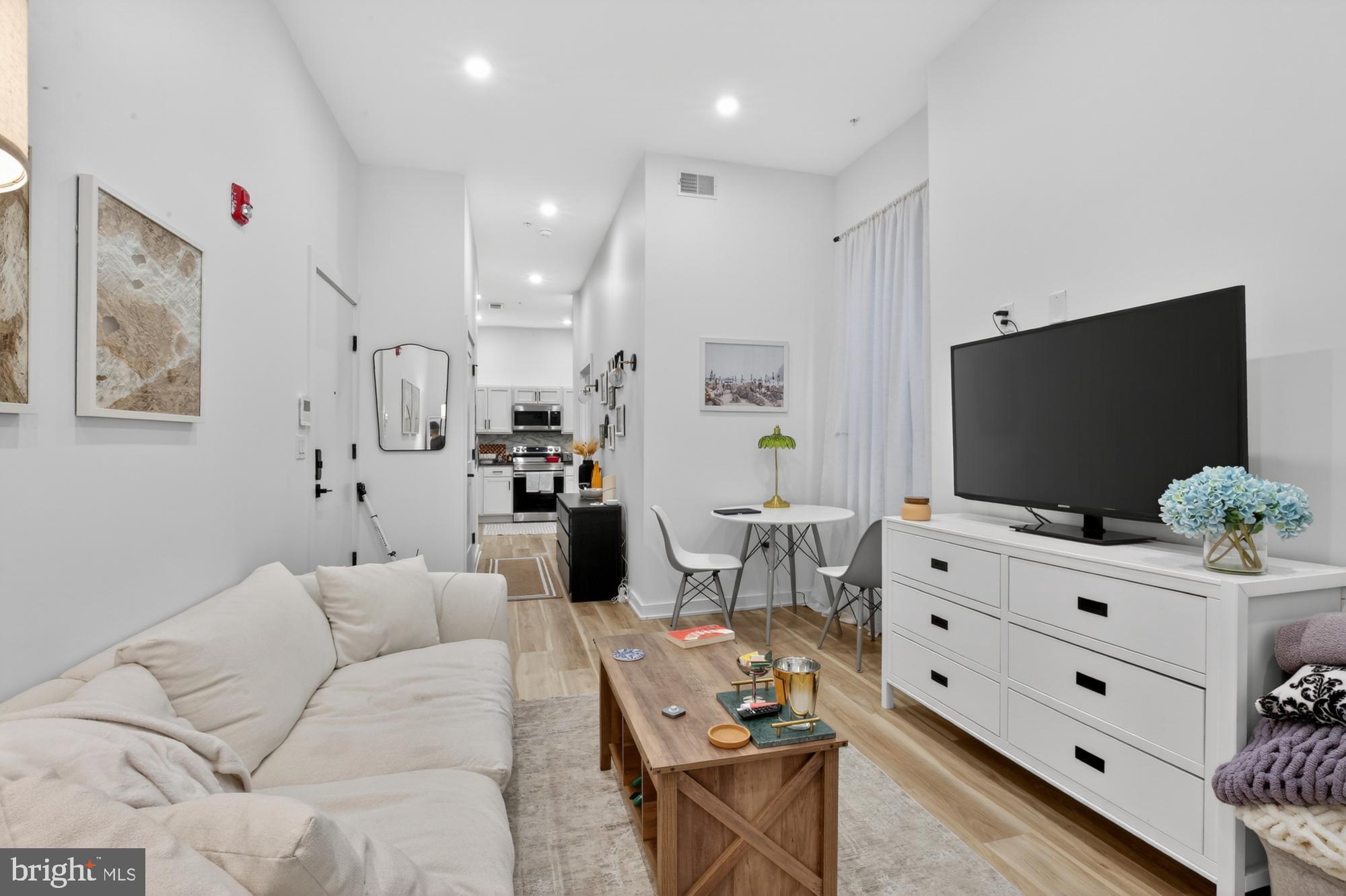 1415 Locust Street, Unit 502 Philadelphia, PA 19102 - Photo 3 of 18