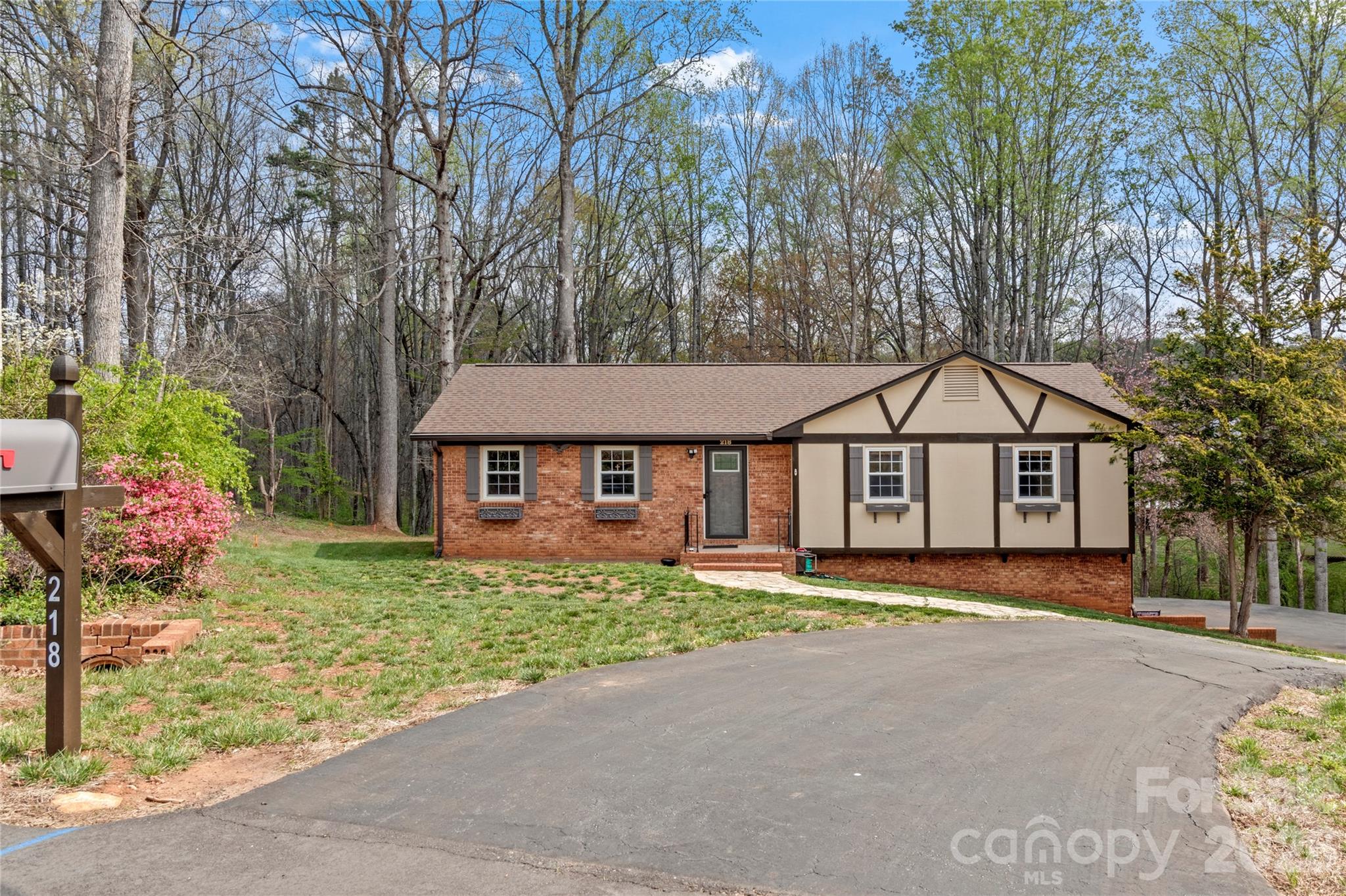 218 Misty Court King, NC 27021 - Photo 2 of 34