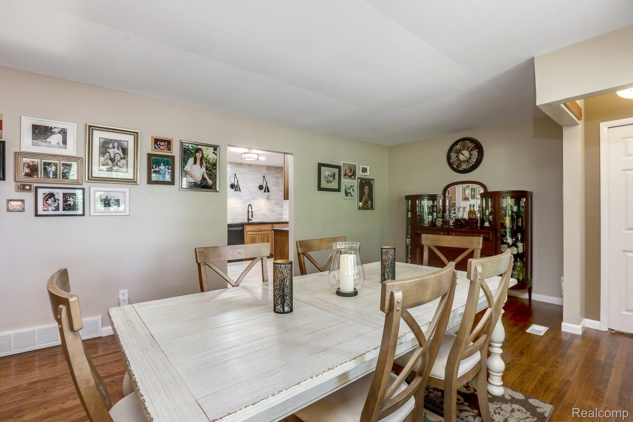 50568 Ryan Road Utica, MI 48317 - Photo 4 of 29 9-web-or-mls-50568 Ryan Rd0002.jpg