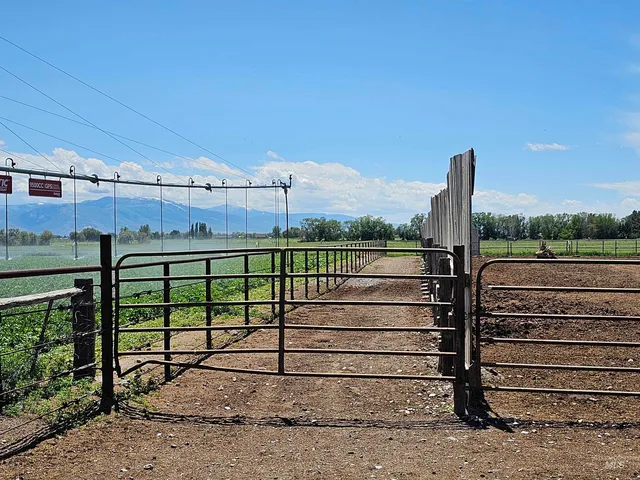 $1,290,000 | 200 South 585 Street, Heyburn, ID 83336