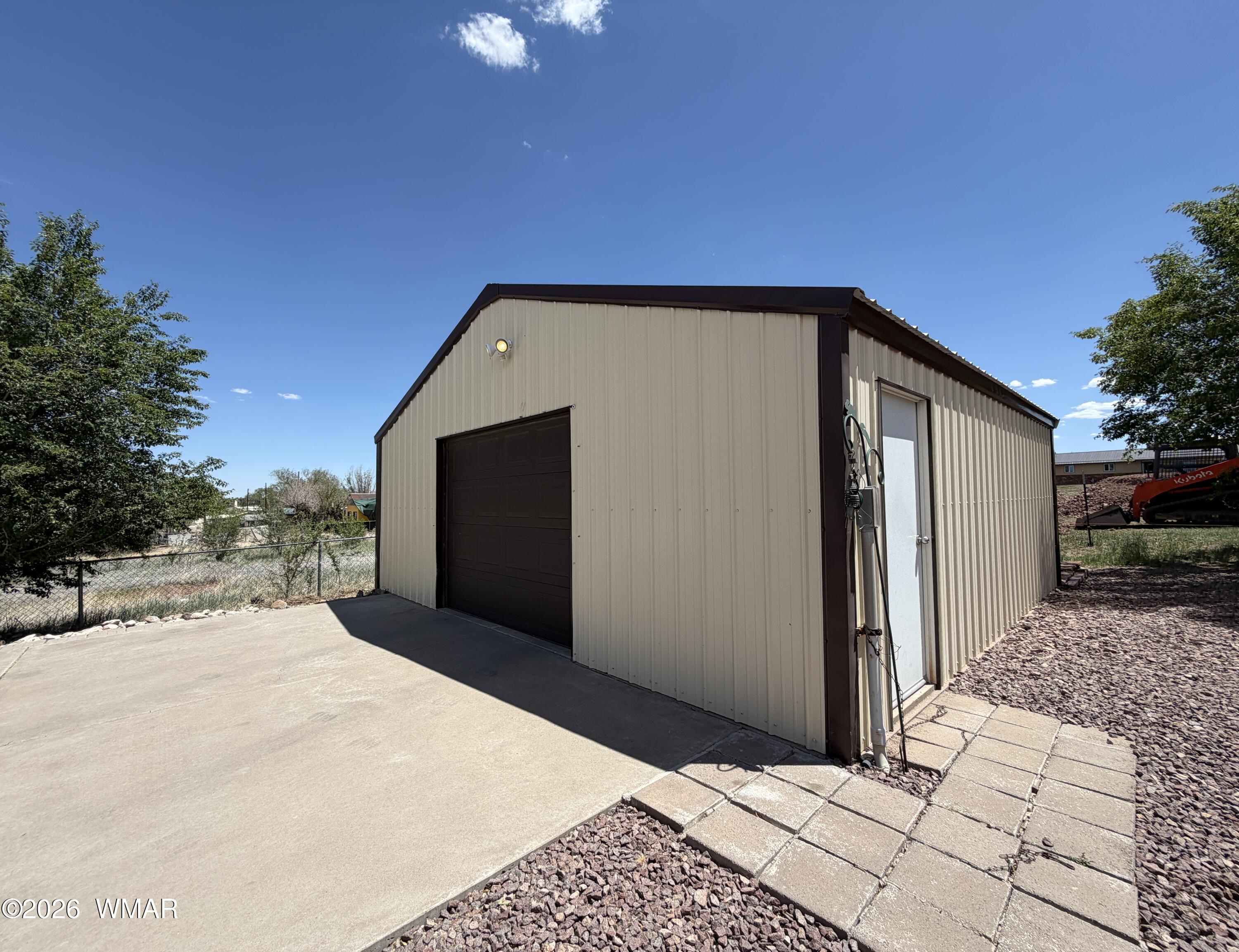 232 South Hopi Street Springerville, AZ 85938 - Photo 36 of 37 Garage