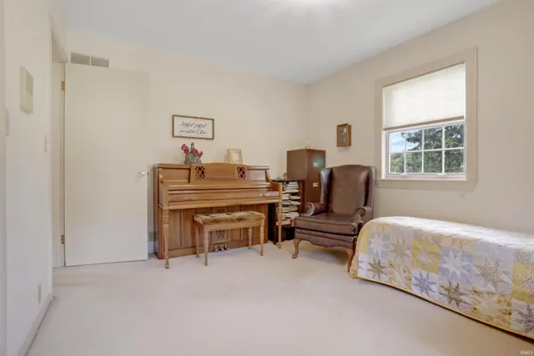 $560,000 | 6977 Boyer Drive, Newburgh, IN 47630