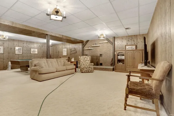 $585,000 | 6977 Boyer Drive, Newburgh, IN 47630