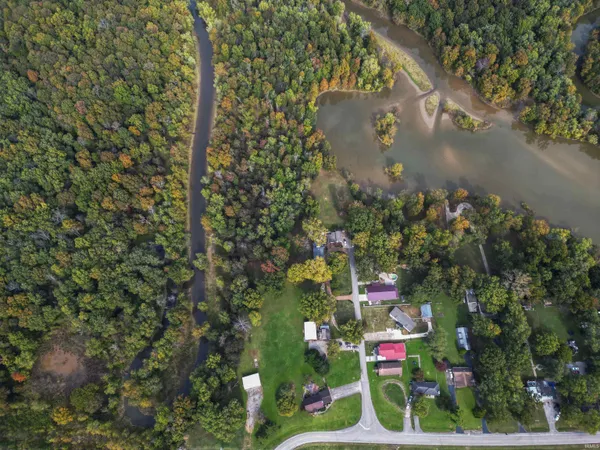 $560,000 | 6977 Boyer Drive, Newburgh, IN 47630