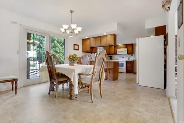 $560,000 | 6977 Boyer Drive, Newburgh, IN 47630