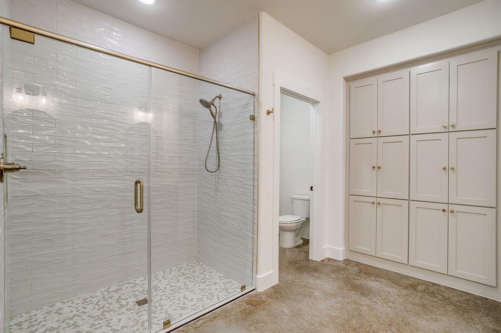 108 Cardinal Wds Granbury, TX 76049 - Photo 15 of 22 a bathroom with a shower