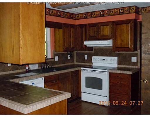 5429 Tanglewood Road Charleston, WV 25313 - Photo 5 of 16 Cafeteria/Kitchen.