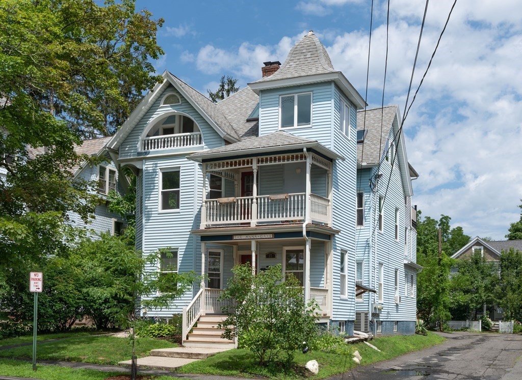 17 Trumbull Road, Unit 2R Northampton, MA 01060 - Photo 1 of 16 Gallery Image 1