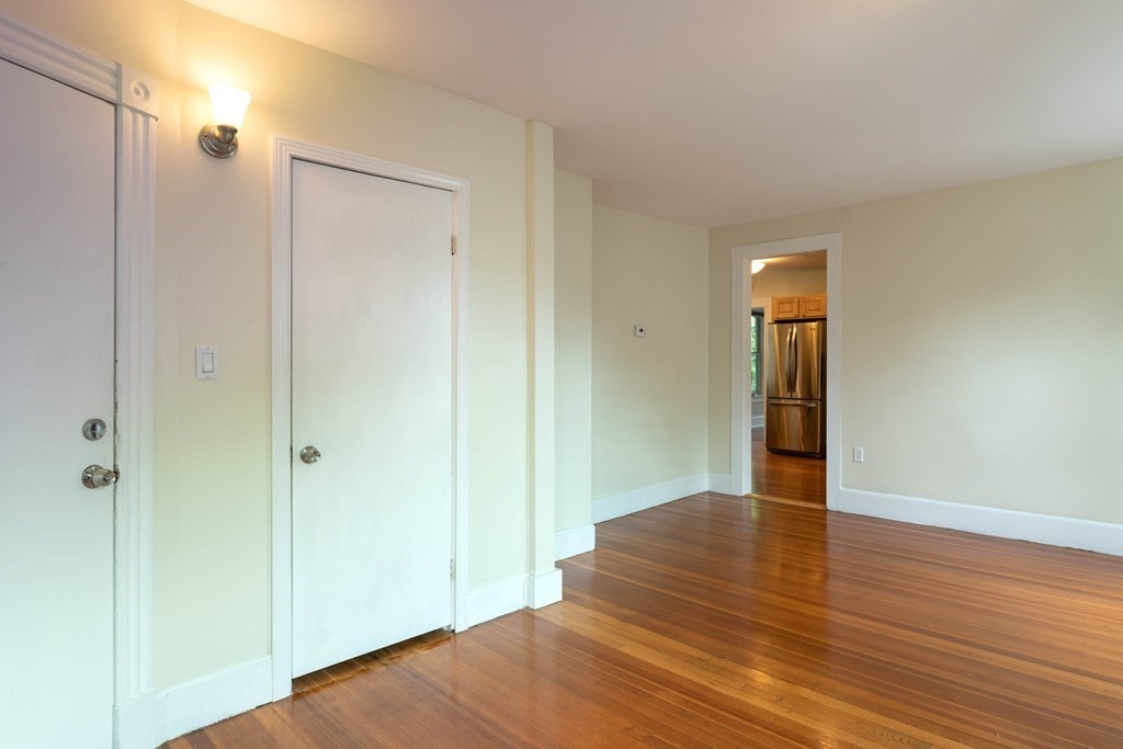 17 Trumbull Road, Unit 2R Northampton, MA 01060 - Photo 4 of 16 Gallery Image 4
