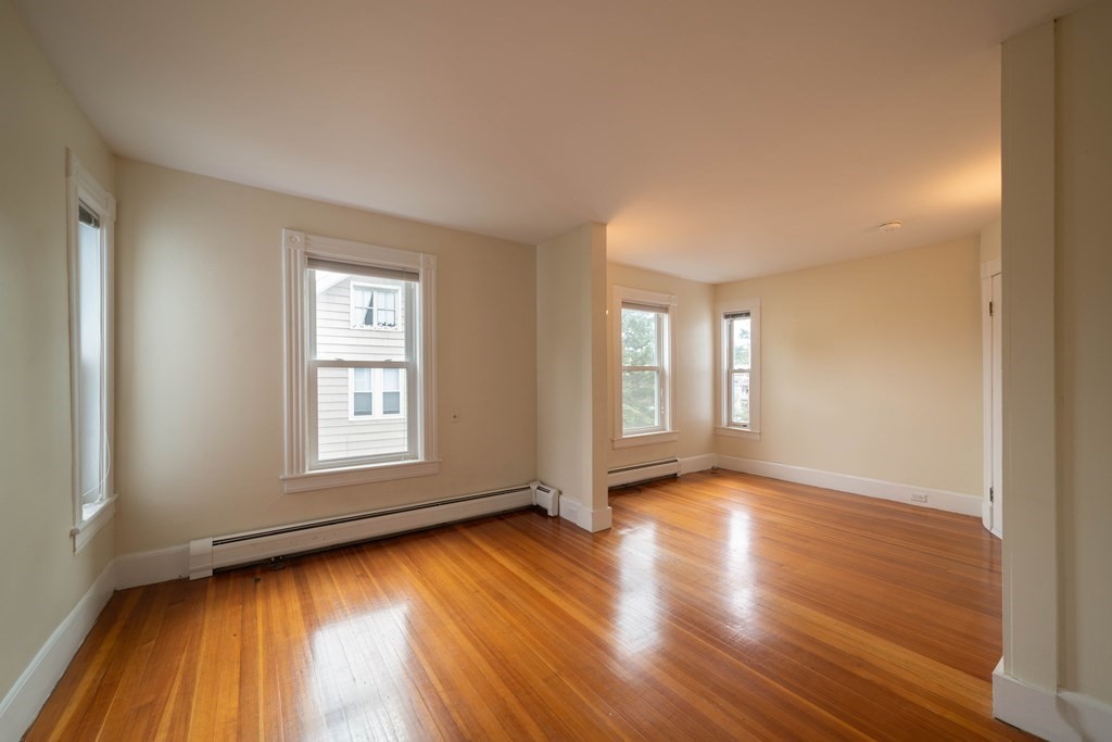 17 Trumbull Road, Unit 2R Northampton, MA 01060 - Photo 5 of 16 Gallery Image 5