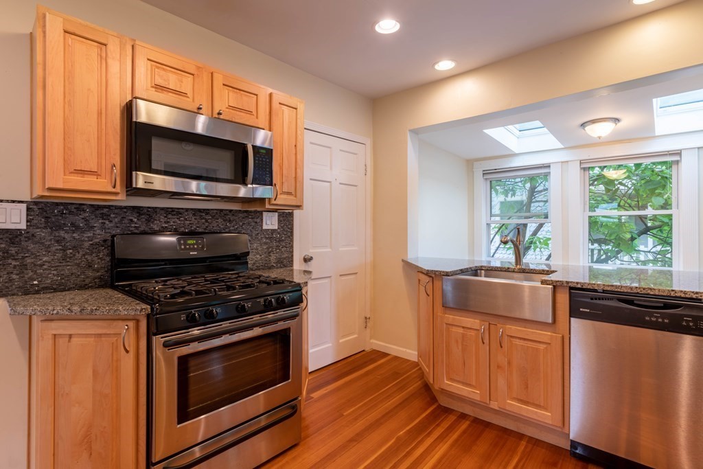 17 Trumbull Road, Unit 2R Northampton, MA 01060 - Photo 8 of 16 Gallery Image 8